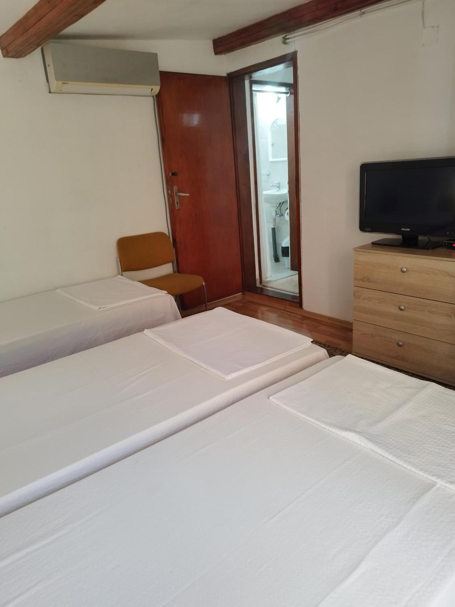 בלוגראדצ'יק Villa Jun Guest House מראה חיצוני תמונה