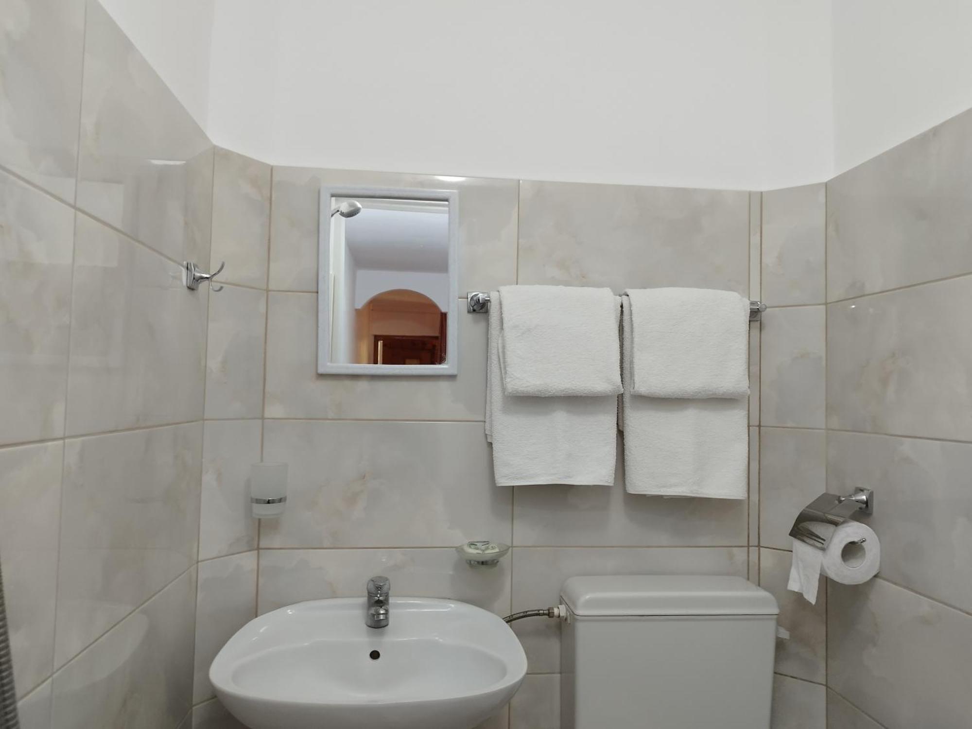 בלוגראדצ'יק Villa Jun Guest House מראה חיצוני תמונה